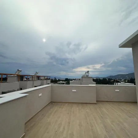 Agora Luxury 1 Апартаменты Лоутраки