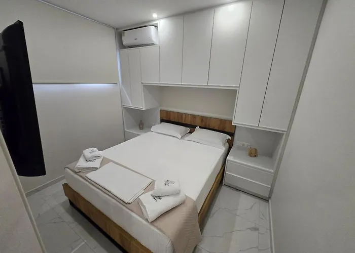 Agora Luxury Maisonette Апартаменты *